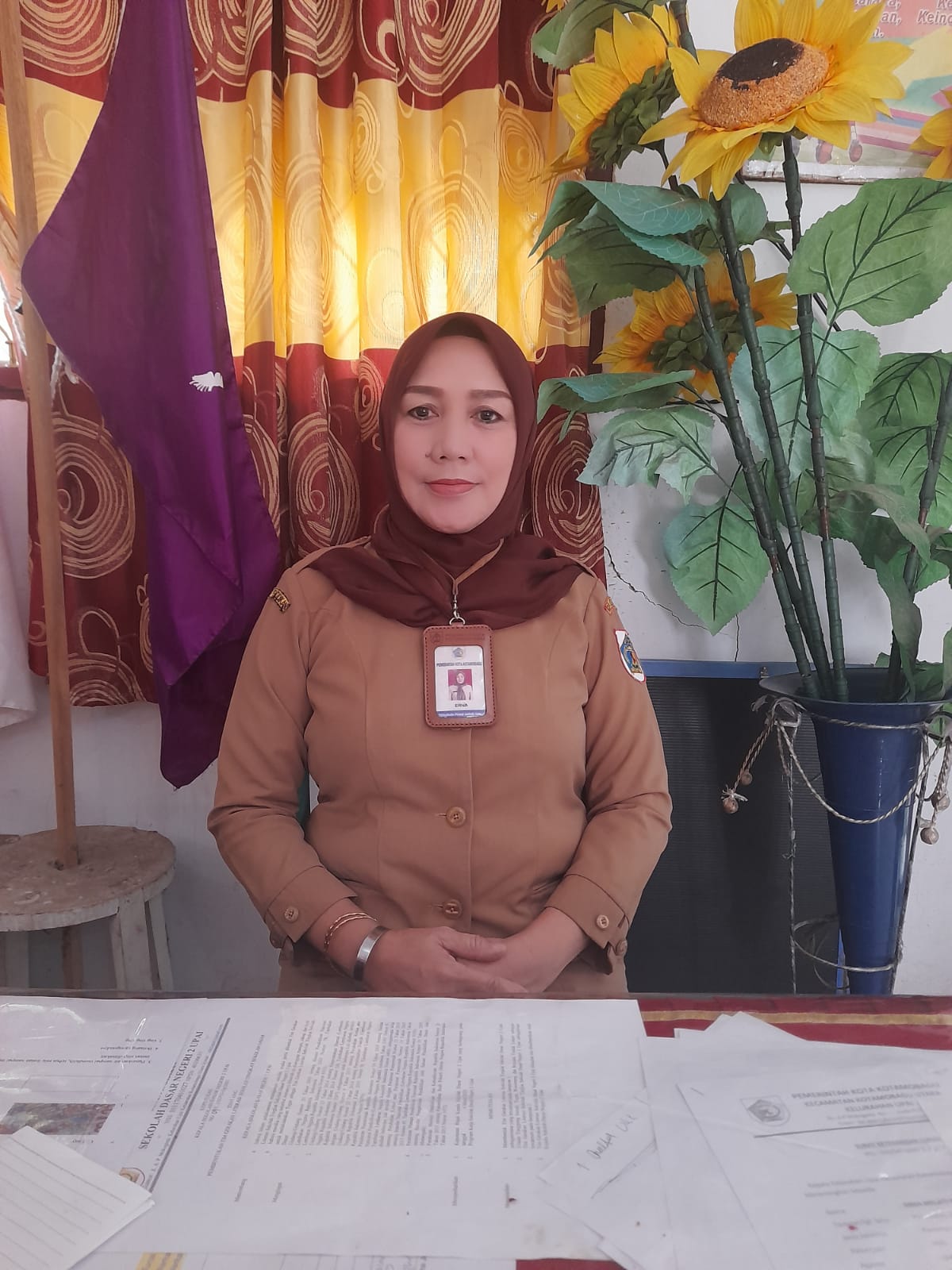 ERNA MAKALUNSENGE